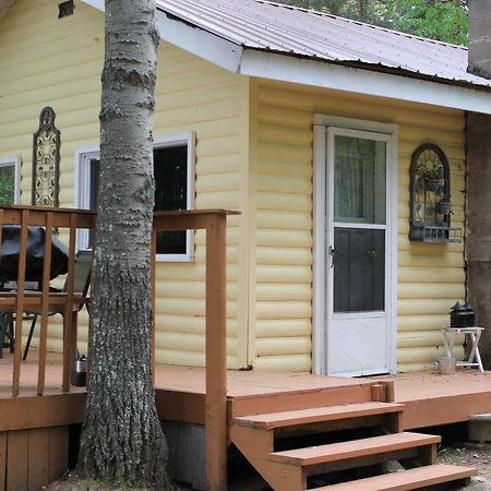 Algonquin'S Edge Resort Madawaska Exterior photo